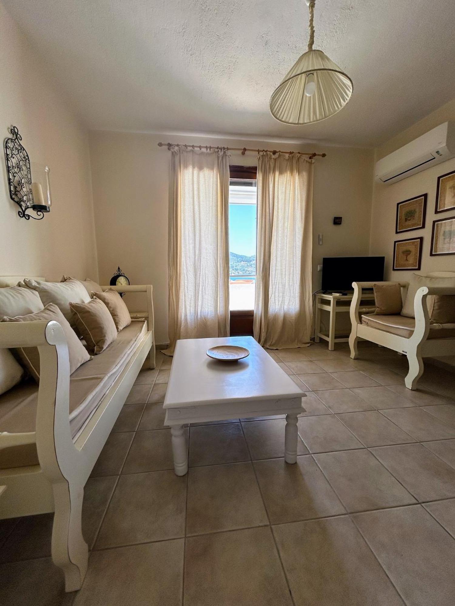 Maistros Suites - Pera Skopelos Exterior foto