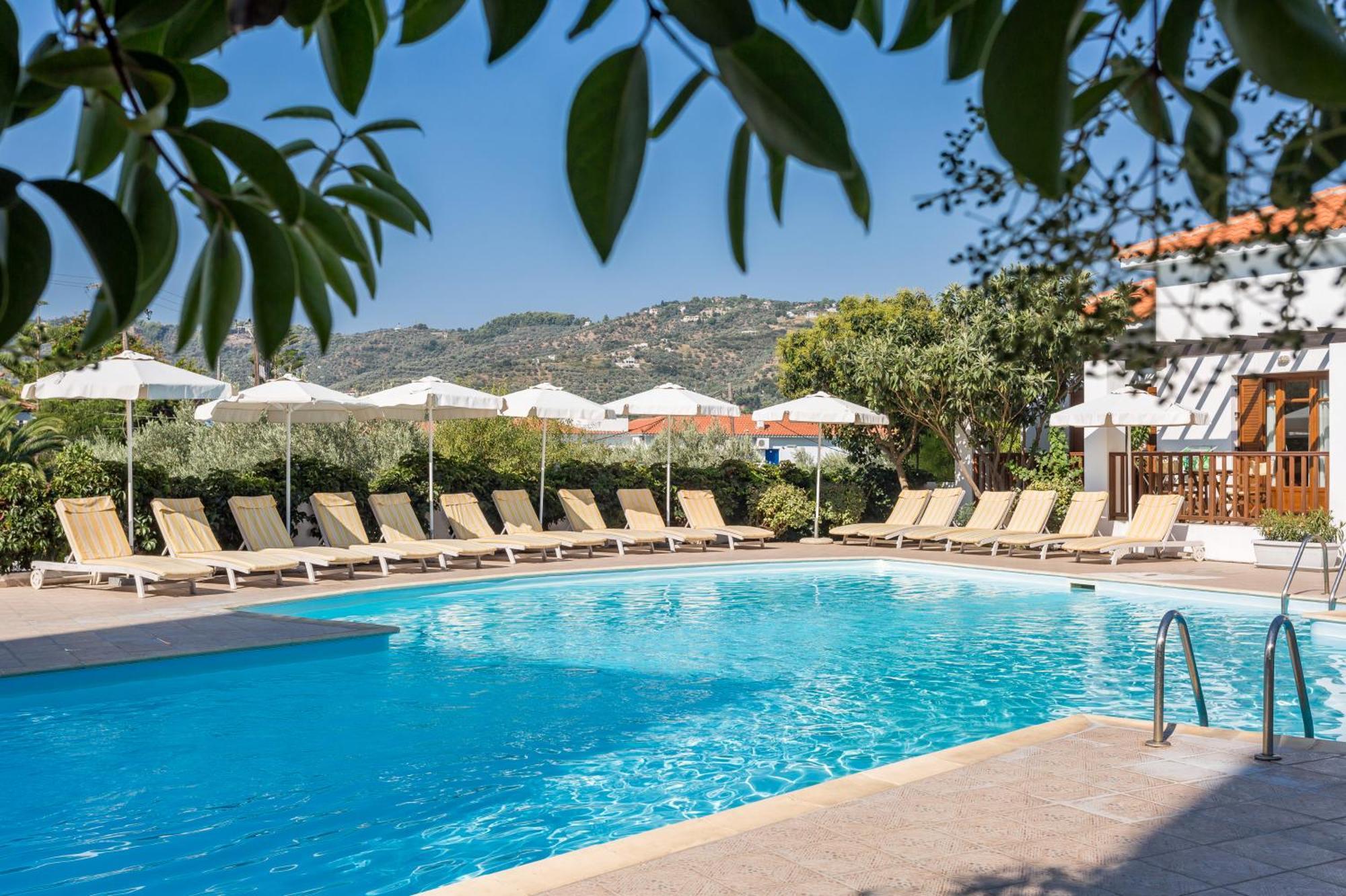 Maistros Suites - Pera Skopelos Exterior foto